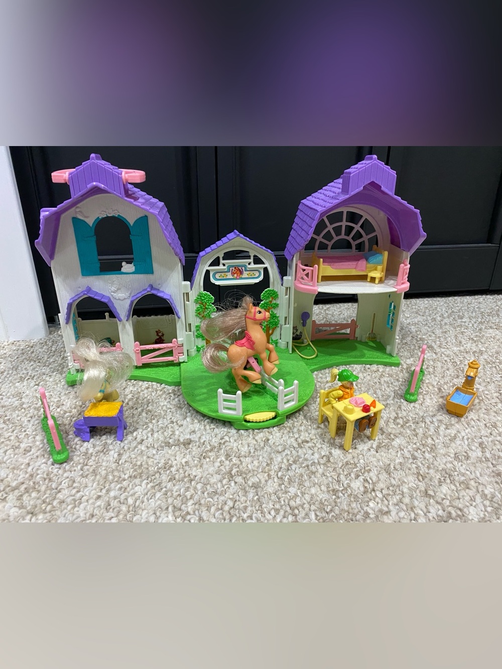 Fisher-Price sweet streets country barn horse stable Play set